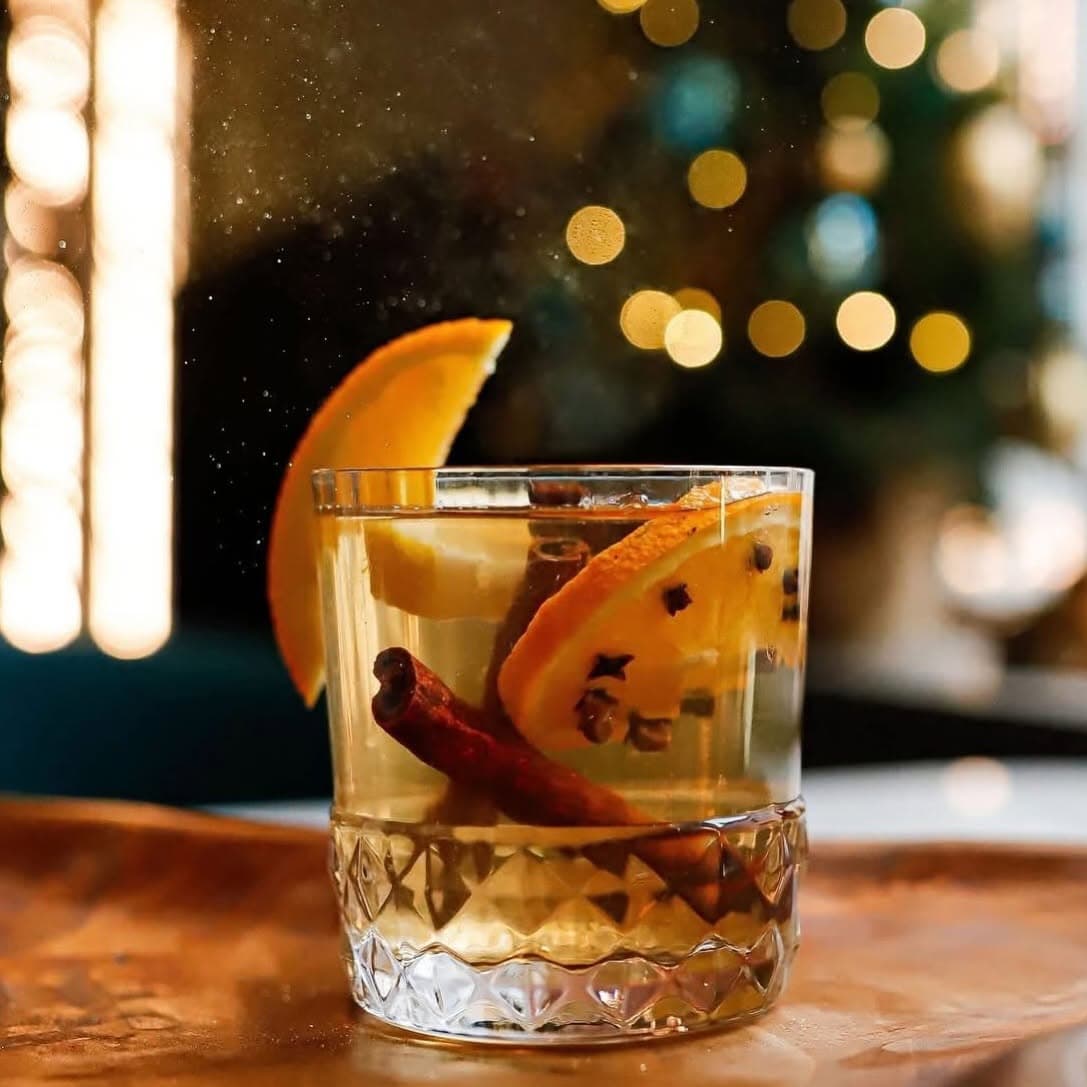 Drink z pomarańczą w Arabesce